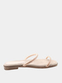 Mules Albano en daim beige avec strass et semelle en cuir
Chaussures plates Albano en daim avec détail brillant
Mules Albano élégantes et confortables en beige
Zoom sur les strass des mules plates Albano en daim